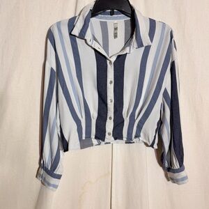 Zara // blue, white striped cropped button down long sleeves top size medium ap2